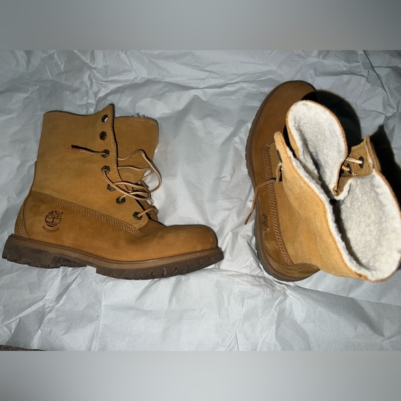 Timberlands - Picture 3 of 7